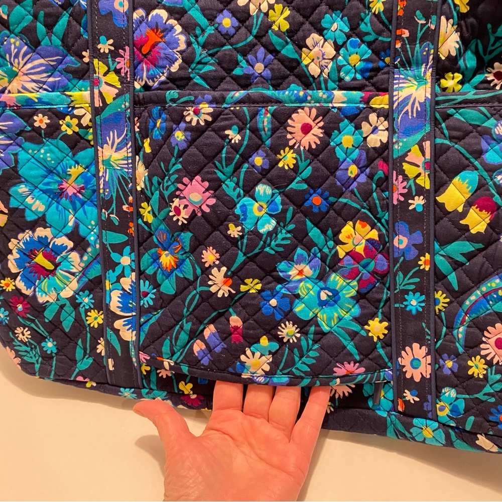 Vera Bradley Very Large Vera Tote. Moonlight Garden. NWOT. GORGEOUS - Picture 10 of 13